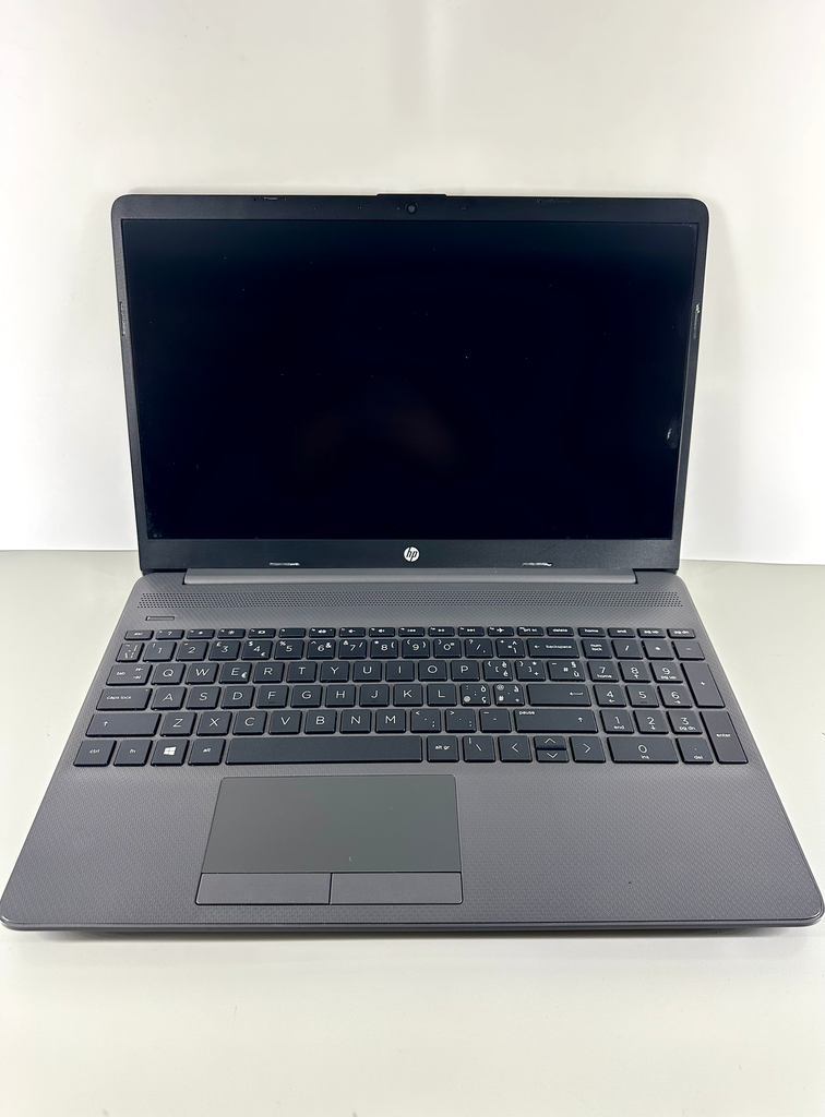 HP 250 G8 15,6" Intel Core i5-1035G1 / 8GB DDR4 / 512GB NVME SSD / No OS Installato Ricondizionato